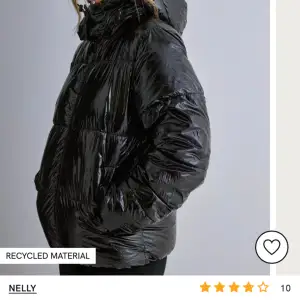 Jag säljer min super fina puffer jacket som är från Nelly då den aldrig kommer till användning. Jag har använt den kanske 3 gånger så den är fortfarande väldigt fräsch och fin💕💕 den kostar 799kr och säljer den för 500kr. Går att diskutera pris💕😊