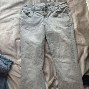 Ltb jeans - Populära och eftertraktade jeans från ltb. Dem är klippta i längden och säljer pgr av att dem är för stora för mig. Stl 30/30