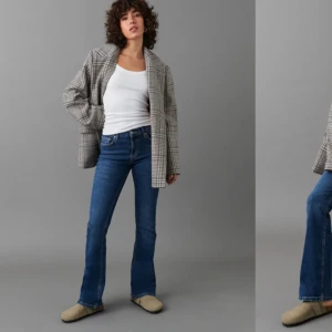 Lowwaist bootcut jeans  - Köpta i januari, nypris 500kr. Inga defekter förutom att de har slitits liiite i hälarna pga att de är för långa, men inget märkbart pga att de endast är använda 3 gånger!❤️