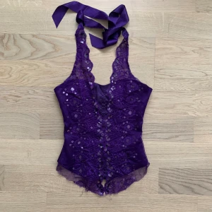 Festlig korsett  - Säljer denna festliga korsett som endast använts 1-2 gånger 😊