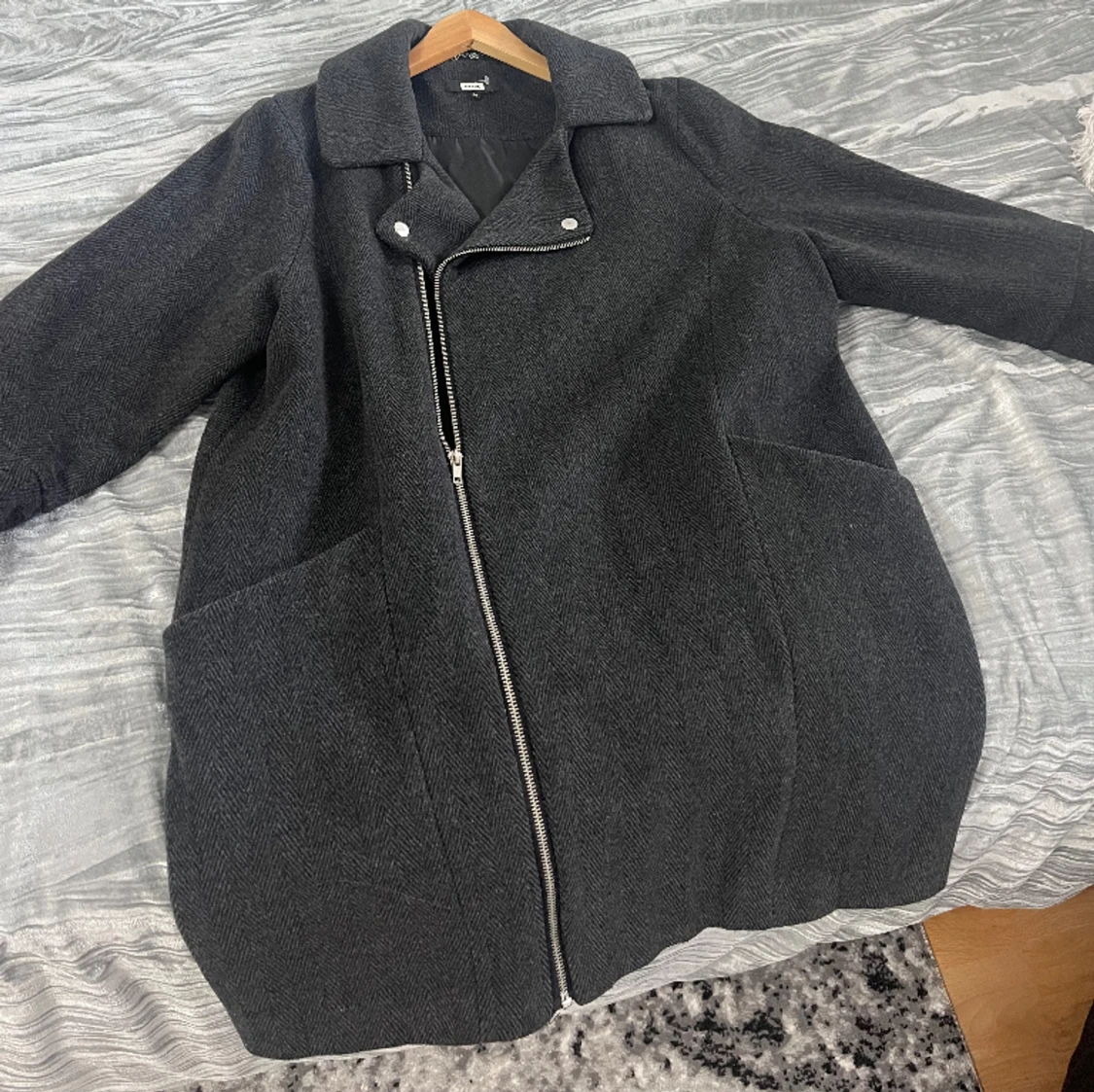 Grå jacka lång  - 90