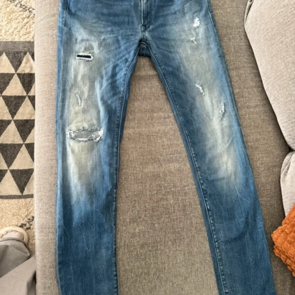 Riktigt sköna jeans från Replay. Använda ett par gånger. Hög andel stretch. Lågmidjade. Finns ingenting att anmärka på. Stl 30-30  Dyra i inköp!. Jeans & Byxor.