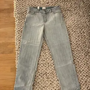 Säljer nu mina grunt jeans som aldrig är använda, storlek 29, 16 år Street loose med stein färg