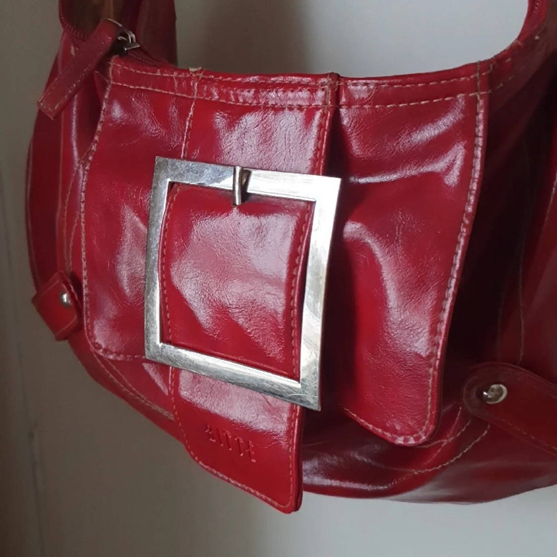 Unik röd väska - 90