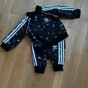 Adidas origionals stel 62 - Adidas ser nyskick