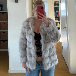 Pälsjacka  - Storlek M, jag är 174 cm
