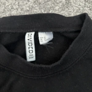 Tröja - Fin basic svart tröja💘