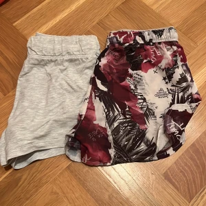 Shorts  - Två shorts. 30 kronor styck 