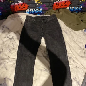 Jeans - Svarta jeans 