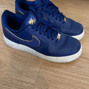 Nike air force - Säljer dessa blå Nike då dem inte kommer till användning längre