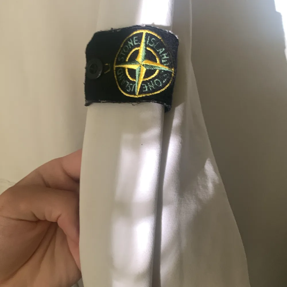 Stone island hoodie Använd 1-2 gånger Bra skick Kan tänka och gå ner med din i pris med tanke på att den är hyfsat gammal. Hoodies.