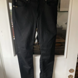 Tiger of Sweden - shelly  - Tiger of Sweden jeans i väldigt gott skick, knappt använda. Stil shelly. Storlek 29/30. Originalpris 1399