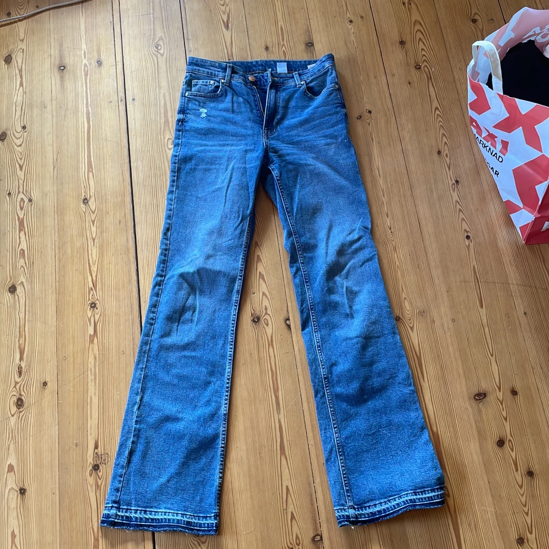 Utsvängda jeans