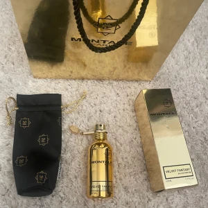 Montale velvet fantasy  - Endast testat den annars är flaskan full. 