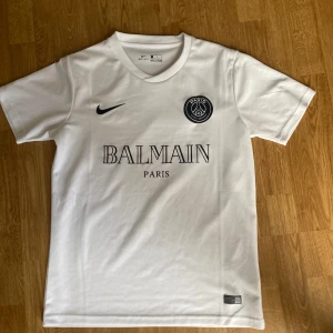 Baldwins psg - Äta Balmain t-shirts 