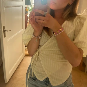 Ganni blus - Såå fin Ganniblus använd några gånger. Nypris 1600kr💓