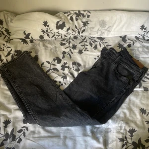 Levis 502  - Levis 502 svarta  perfekt skick Storlek 30/32 