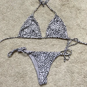 Bikini ifrån meloonpro  - Fin bikini ifrån Meloonpro, tror att det är storlek S