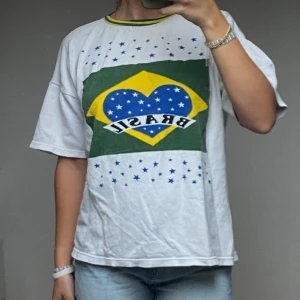 Snygg T-shirt  - Snygg T-shirt med texten Brasil 