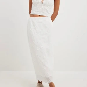 Lågmidjad kjol - Säljer denna oanvända & superfina kjolen. Lappen sitter frtf kvar💞