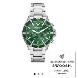 Armani klocka - Grön armani klocka inga repor eller så väldigt fint skick nypris 2000kr (kan gå ner i pris vid snabb affär)