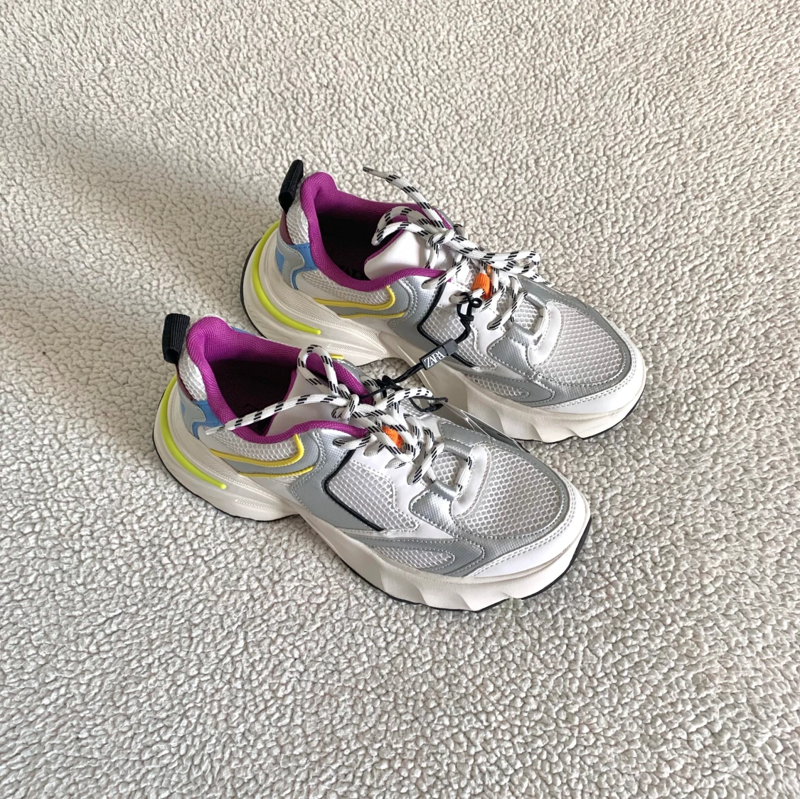 ZARA färgglada sneakers - 90