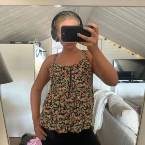 Korsett blus - Liknande korsett topp men mer åt blus hållet