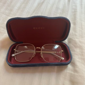 Gucci glasögon  - Köpta på synsam , finns inga synliga repor,  