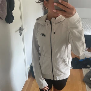 Nike zipuphoodie  - Så fin o knappt använd🙌