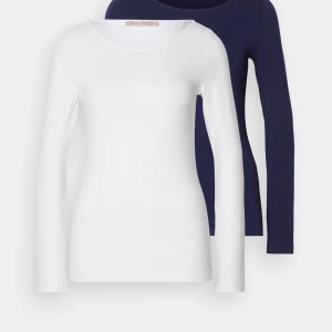 Topp  - SÄLJER ENDAST DEN MÖRK BLÅA!