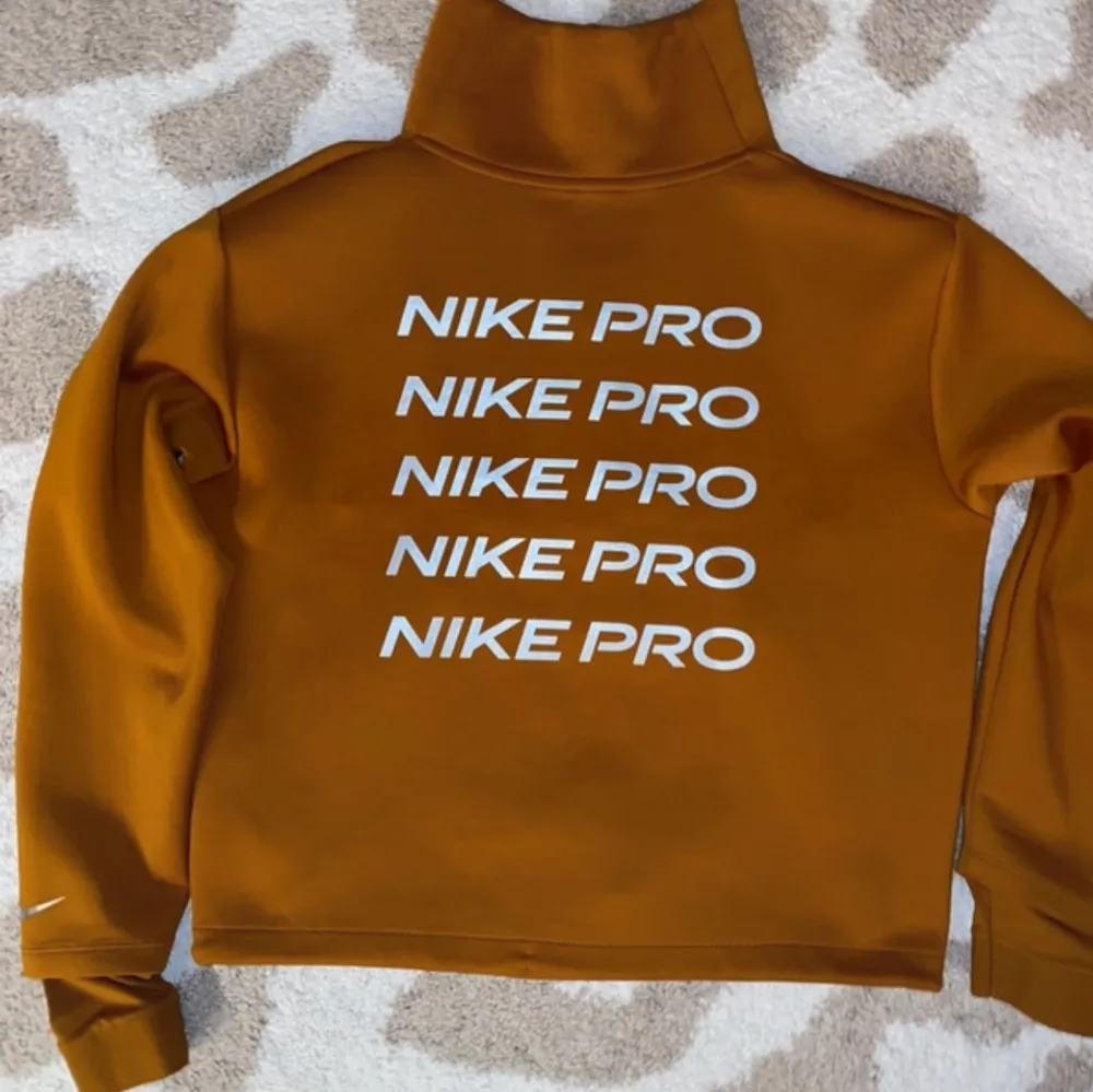 Nike Pro pullover jacka träningströja. Sportswear.