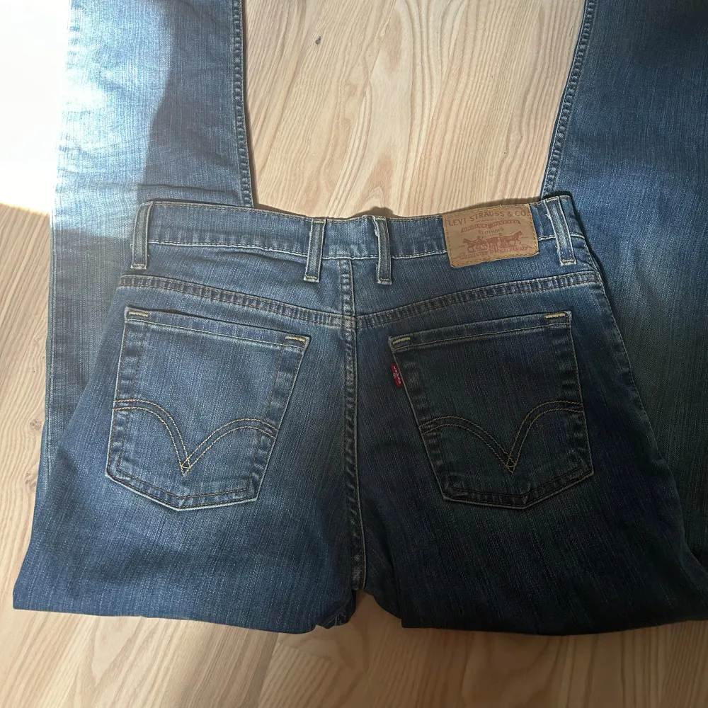 Supersnygga raka jeans från Levis. Jeans & Byxor.