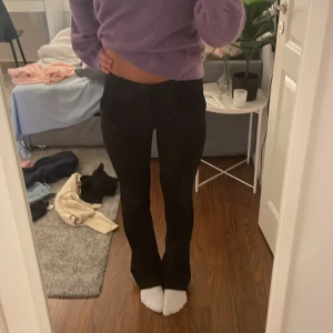 Lågmidjade Kostym byxor - Säljer mina favorit byxor från neo noir då dom blivit försmå.