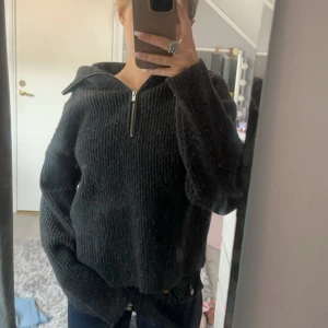 Zip up tröja - fin tröja ifrån bikbok💗 skriv privat ifall ni har frågor.