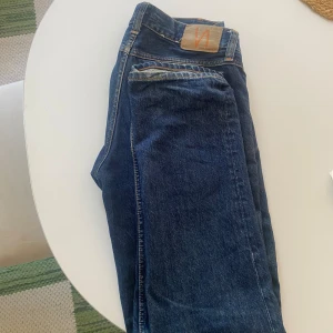 Nudie jeans W31 L32 - Modell: Gritty Jackson Färg: Dark space Storlek w31 l32 Skick 9/10