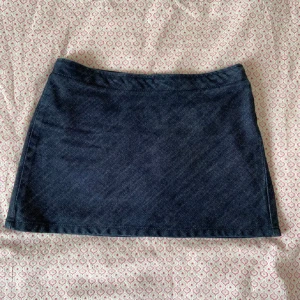 Jeans kjol - Vintage jeans kjol i bra skick som är perfekt till sommaren.