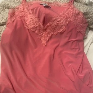 Spets linne - Super fint, knappt använt❤️Passar även S