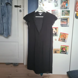 Svart Klänning  - Bra skick. Tvättas innan köp :)