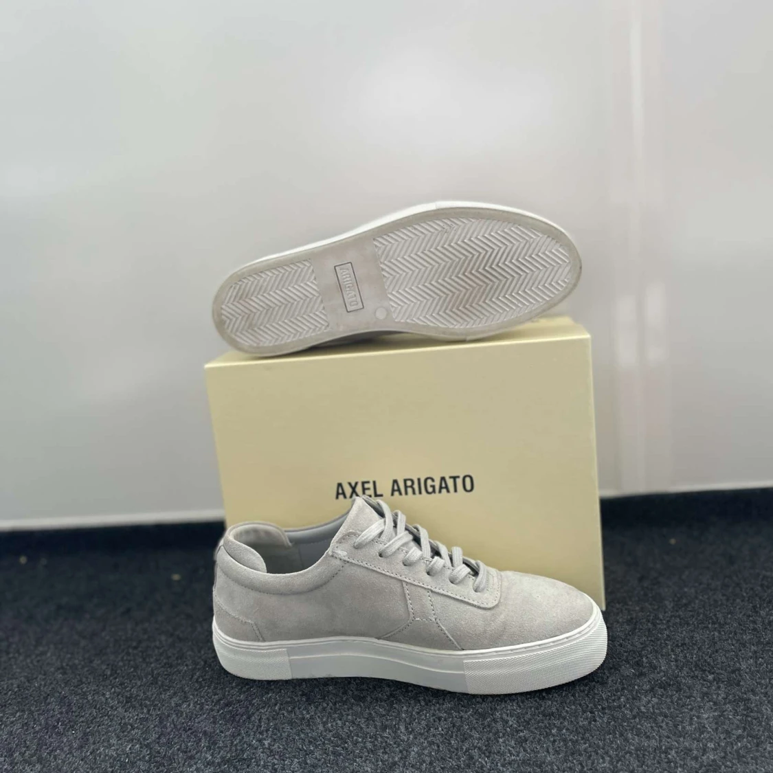 Axel Arigato skor gråa - 90
