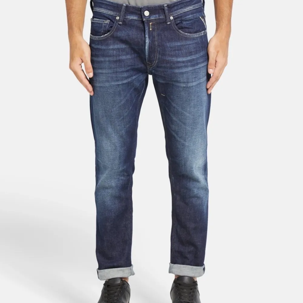 Hej. Säljer ett par helt nya replay jeans i storlek 32/32. Nypris ca 1600kr. Jeans & Byxor.