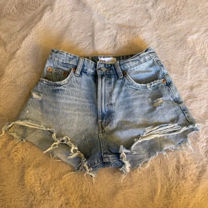 Jeansshorts  - Snygga jeansshorts från zara💗 
