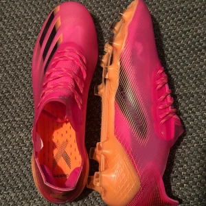 Fotbollskor  - Jag säljer mina adidas X ghosted.1 FG  De är sprillans nya och oanvända 