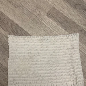 Crop top - Aldrig använd. Starkt/bra kvalité! 