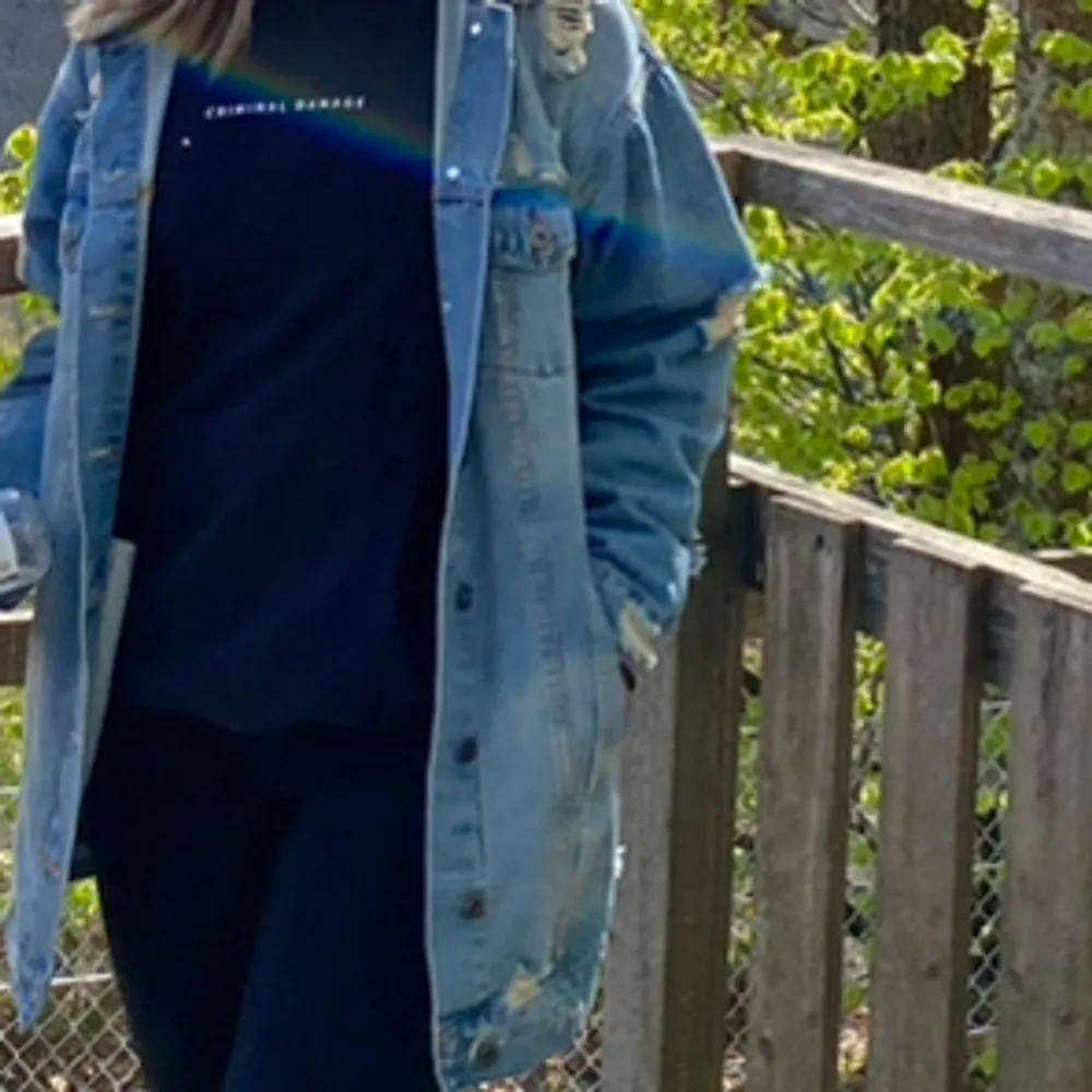 Oversized jeansjacka i storlek S.  Köpare står för frakt. Jackor.