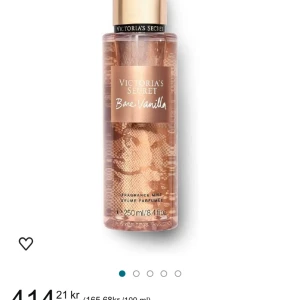 Victoria Secret body mist 💗 - Oöppnad victoria secret body mist i bare vanilla! Priset går att diskutera, skriv för frågor! 🥰