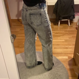 Jeans - Fina jeans från shein som knappast kommit till användning så de är som nya💕