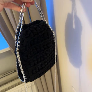 Stazzi remake väska  - Säljer denna jätte fina väskan som jag köpte ifrån stazzi remake på Instagram. Bara använd några gånger så i ny skick🥰