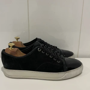 Lanvin - Hej! Säljer nu dessa super snygga Lanvin skor. Skorna är i superfint skick 8/10. Bara skorna medföljer vid köp 