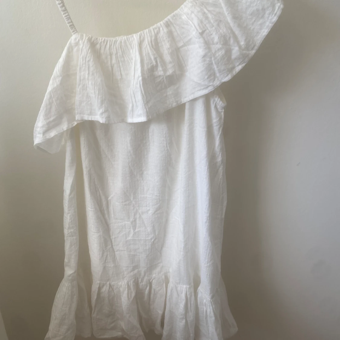 One sholder klänning