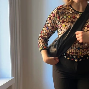 Virkad topp - Svin cool virkad topp, använd ett fåtal gånger 🌈